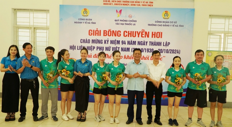 Công đoàn ngành Y tế Hà Tĩnh: Phối hợp tổ chức Giải bóng chuyền hơi nam nữ “thể thao không khói thuốc”